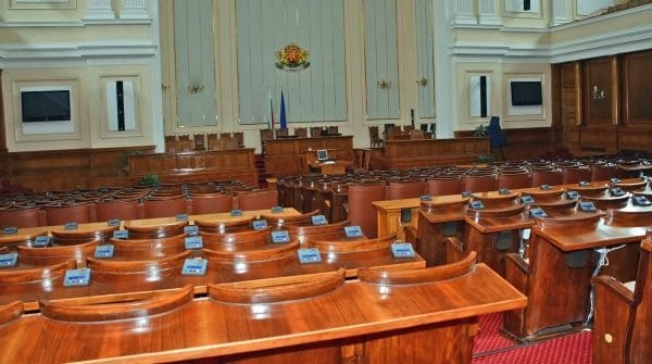 8 депутати преднина за "Продължаваме промяната" пред ГЕРБ 8 Народно събрание - Парламент
